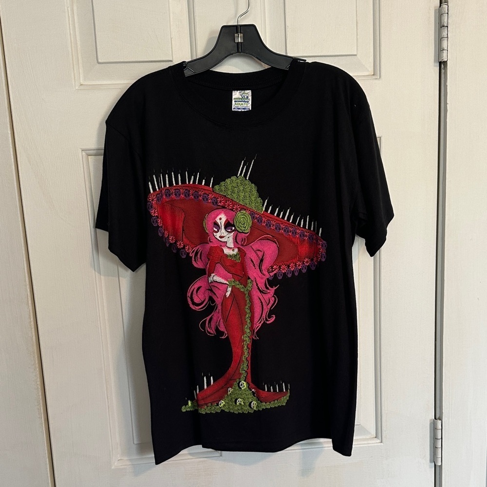 Men’s Graphic tee size medium